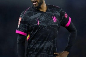 欧博娱乐-包含凯恩重返赛场，夺冠首场状态出色，加拿大队观众沸腾！引发球迷热议的词条