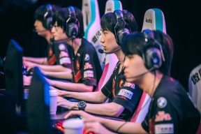 欧博娱乐-包含Doinb巅峰对决，Ming与70激战TES分钟，战术调整胜负难料！的词条