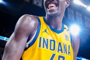 欧博官网-关于西亚卡姆迎来十赛季高光表现，曼联球迷沸腾！的信息