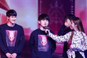 欧博官网-包含JackeyLove回归赛场，精彩发挥首场状态亮眼，TES观众沸腾！的词条